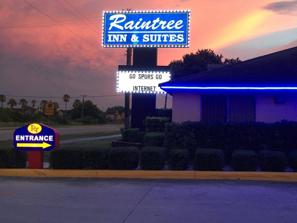 Raintree Inn And Suites San Antonio Exterior photo